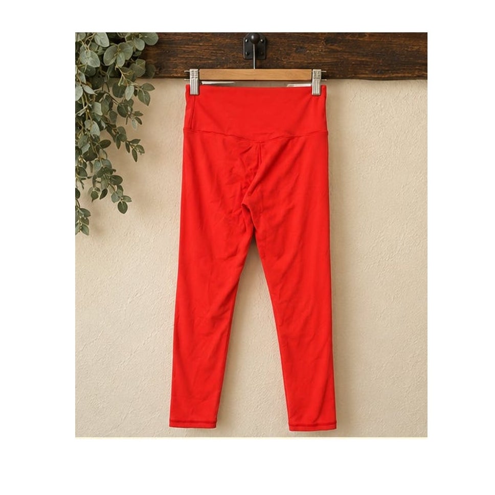 NWT OFFLINE by Aerie Real Me Crossover 7/8 Leggings Red Womens Large Short