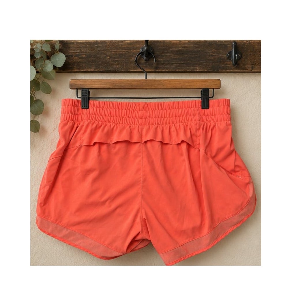 Athleta Mesh Racer Run 4″ Shorts Coral Orange Preloved Size L