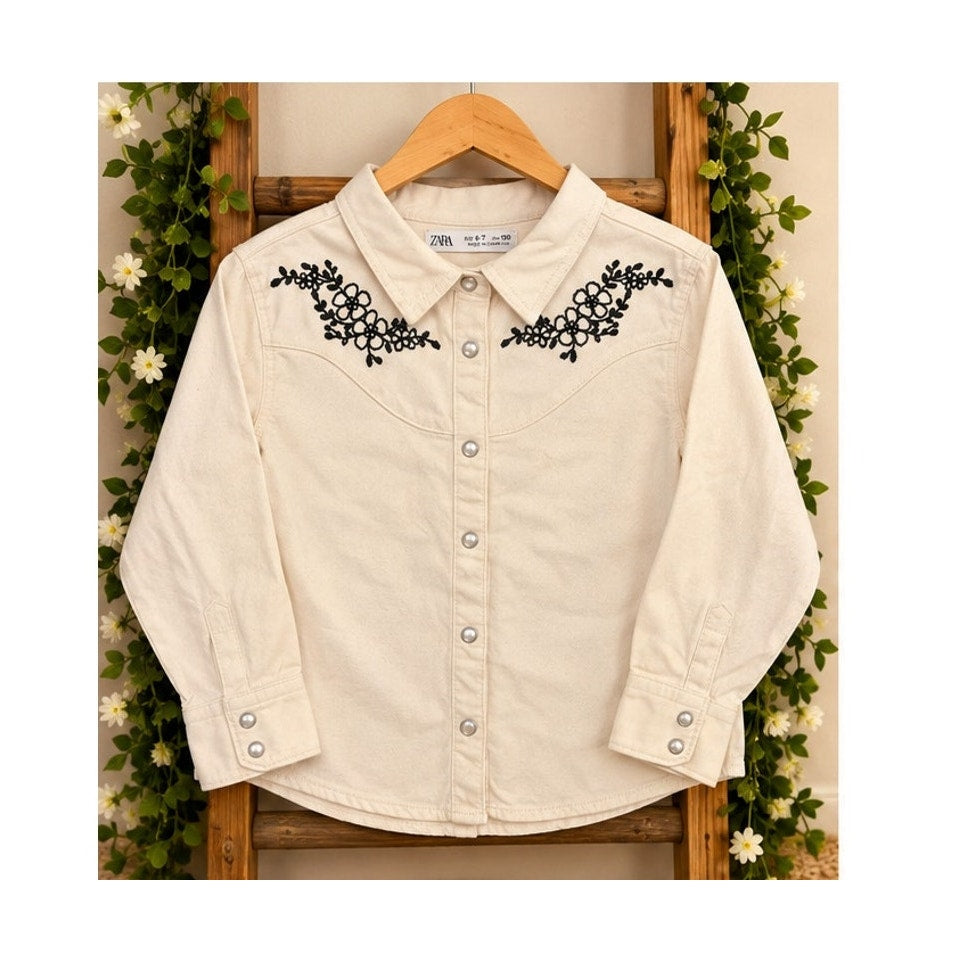 Zara Kids Embroidered Western Denim Snap-Front Shirt in a Size 6-7