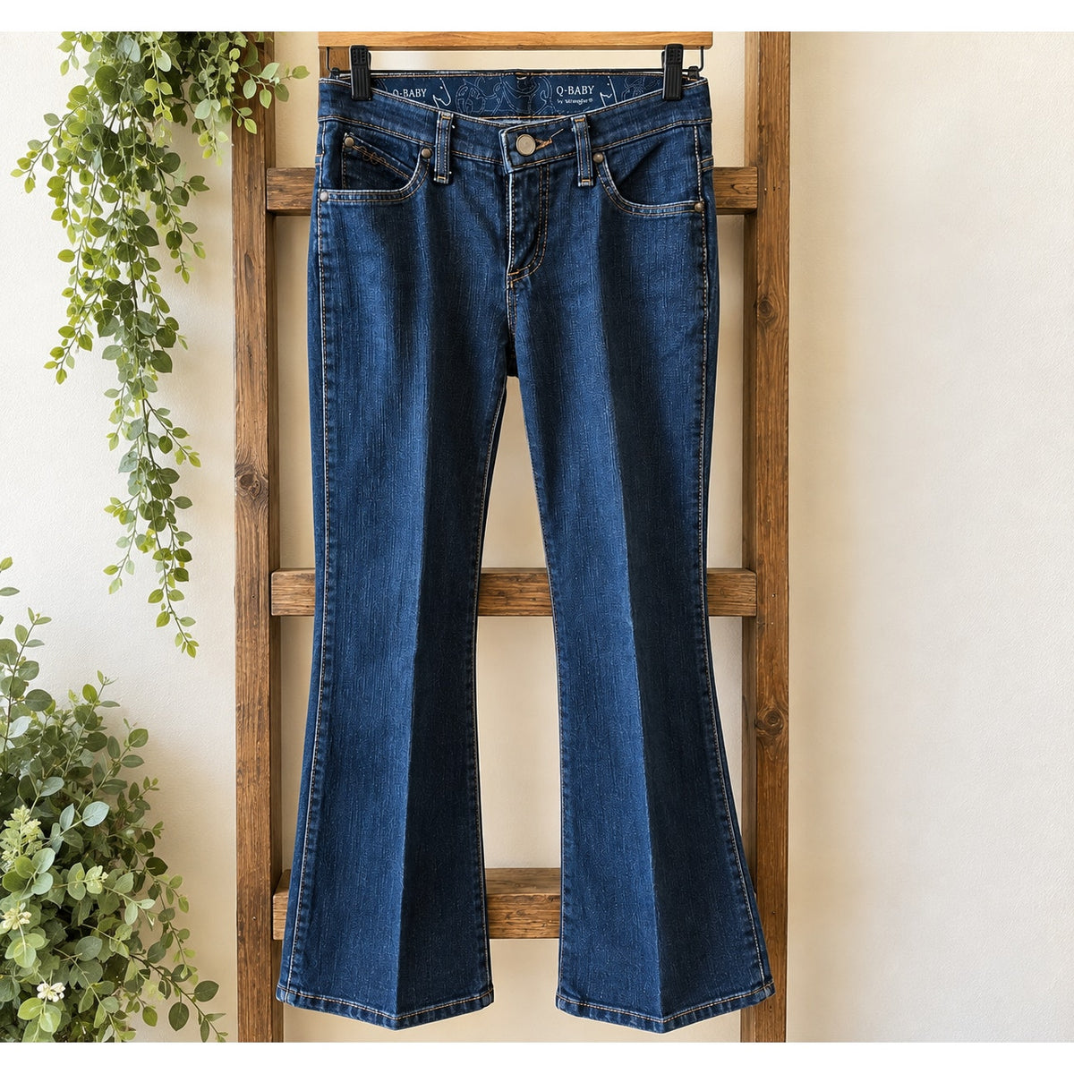 Wrangler Q-Baby Ultimate Riding Jeans Womens 1/2 x 32 Dark Wash Bootcut Preloved